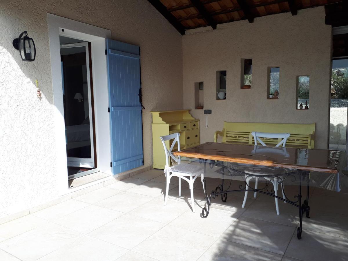 Bed and Breakfast L'Oustaou De L'Estama Rocbaron Zewnętrze zdjęcie